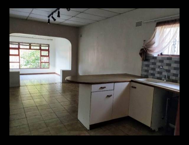 2 bed property to rent in FAIRWAYS